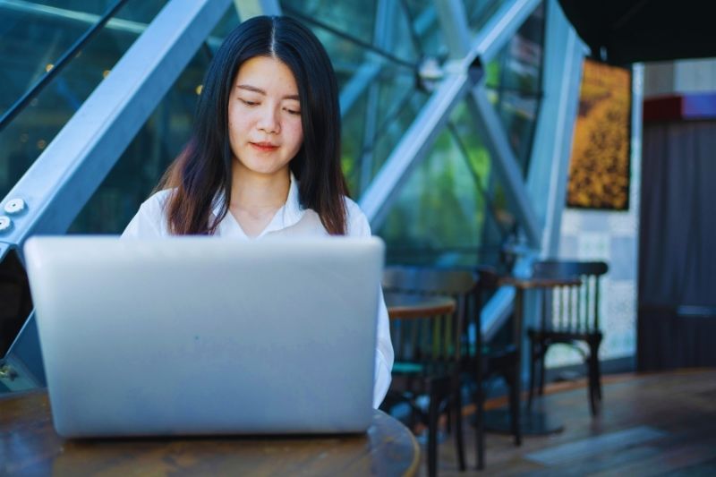 what international recruitment means